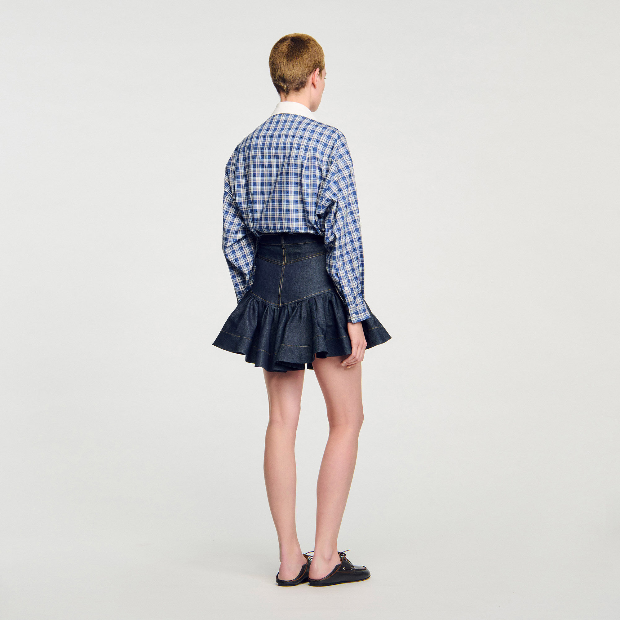 Short denim ruffled skirt