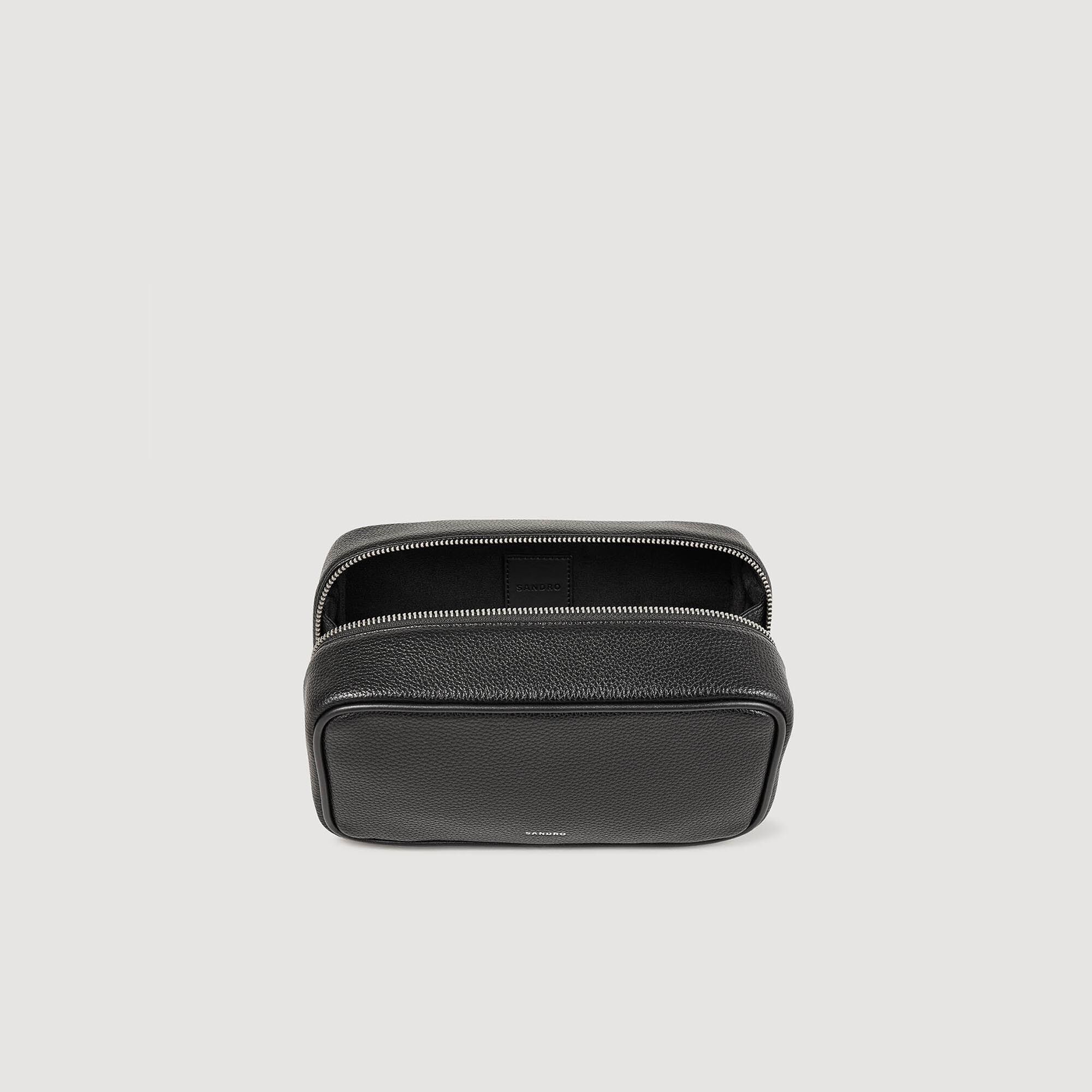 Toilet bag in grained fabric