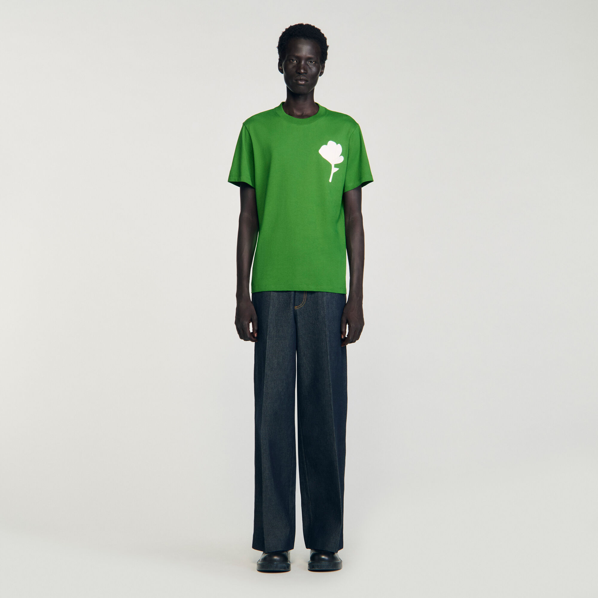 T-shirt with flower patch