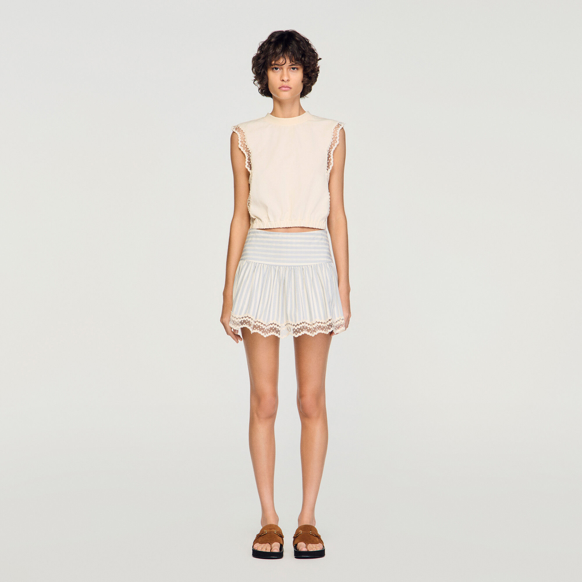 Cropped cotton T-shirt with lace
