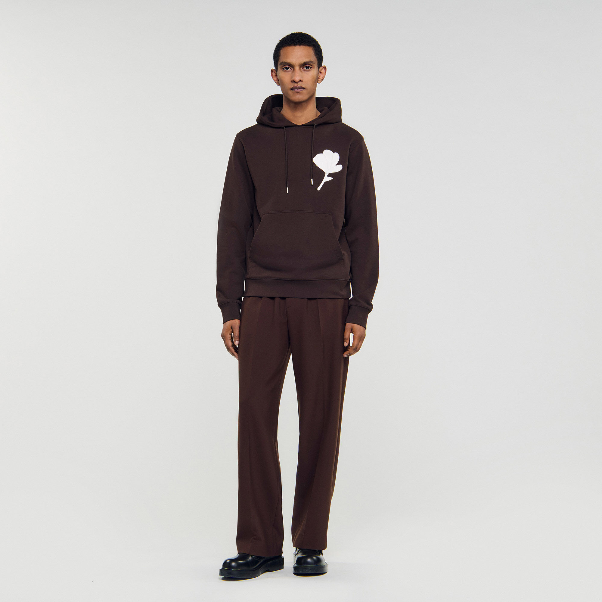 Sweatshirt with flower patch