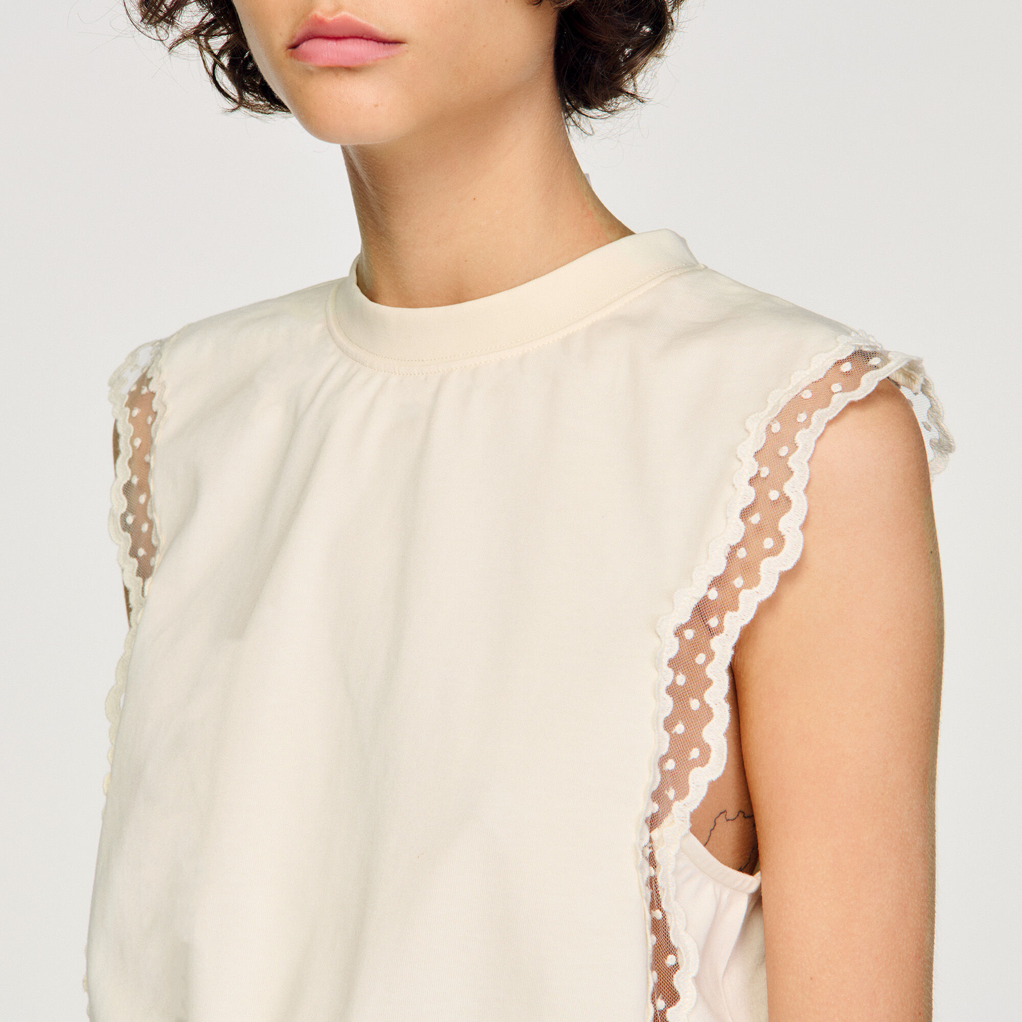 Cropped cotton T-shirt with lace