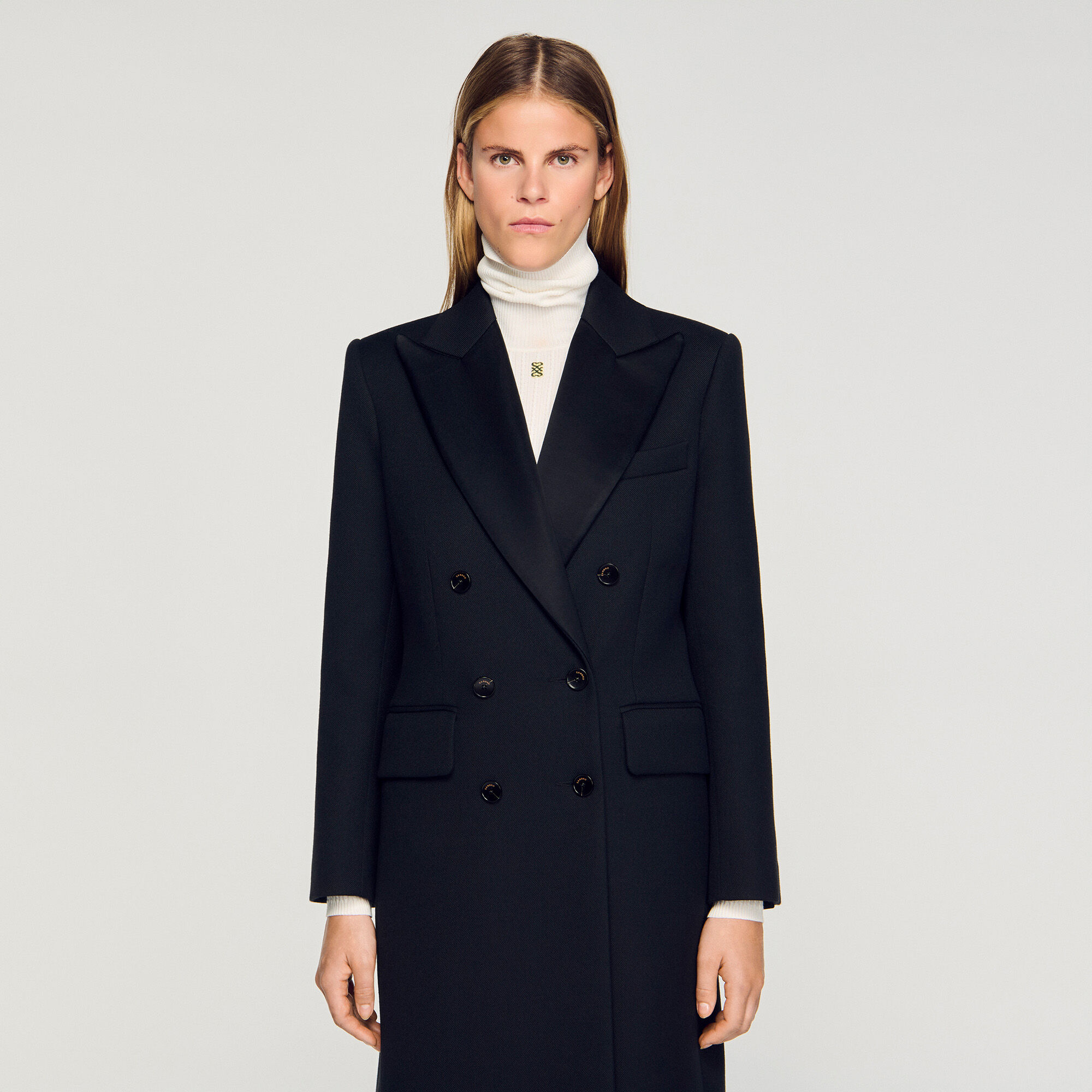 Long coat with satin lapels Long coat with satin lapels