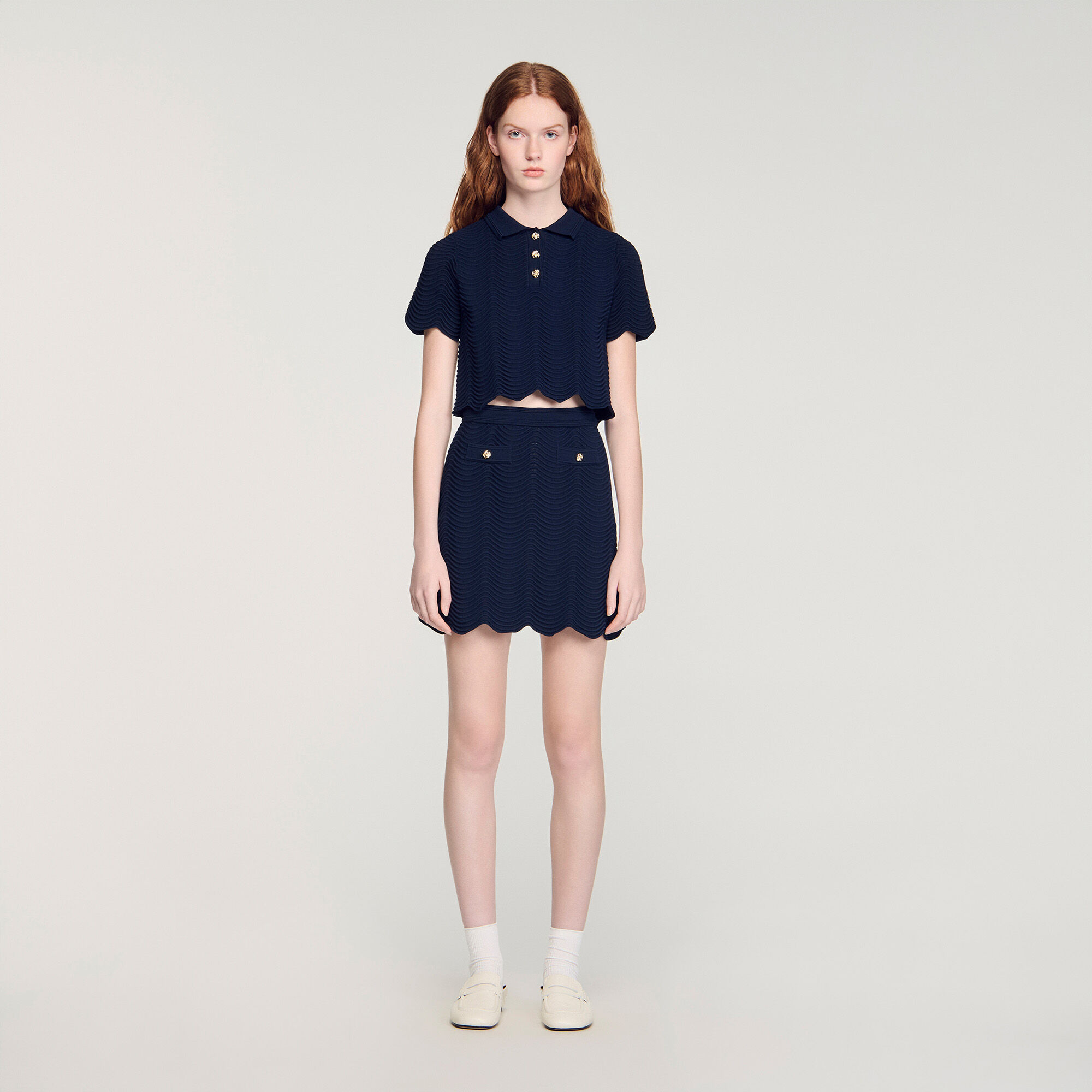 Short knit skirt