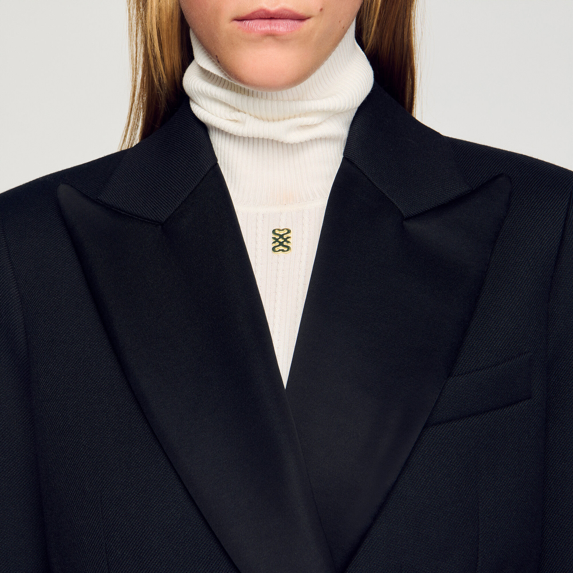 Long coat with satin lapels Long coat with satin lapels