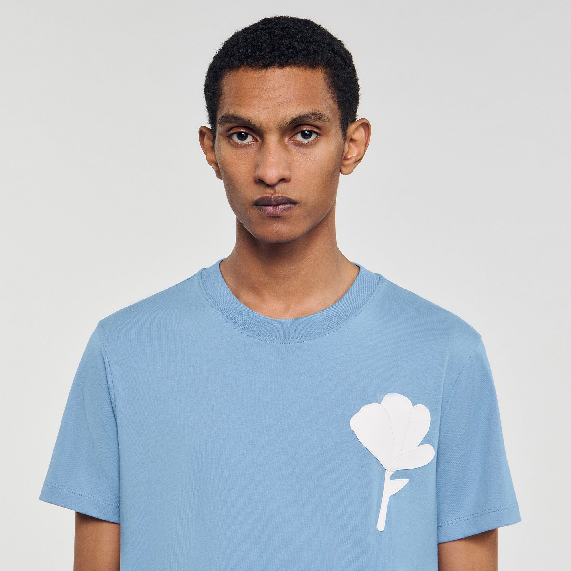 T-shirt with flower patch