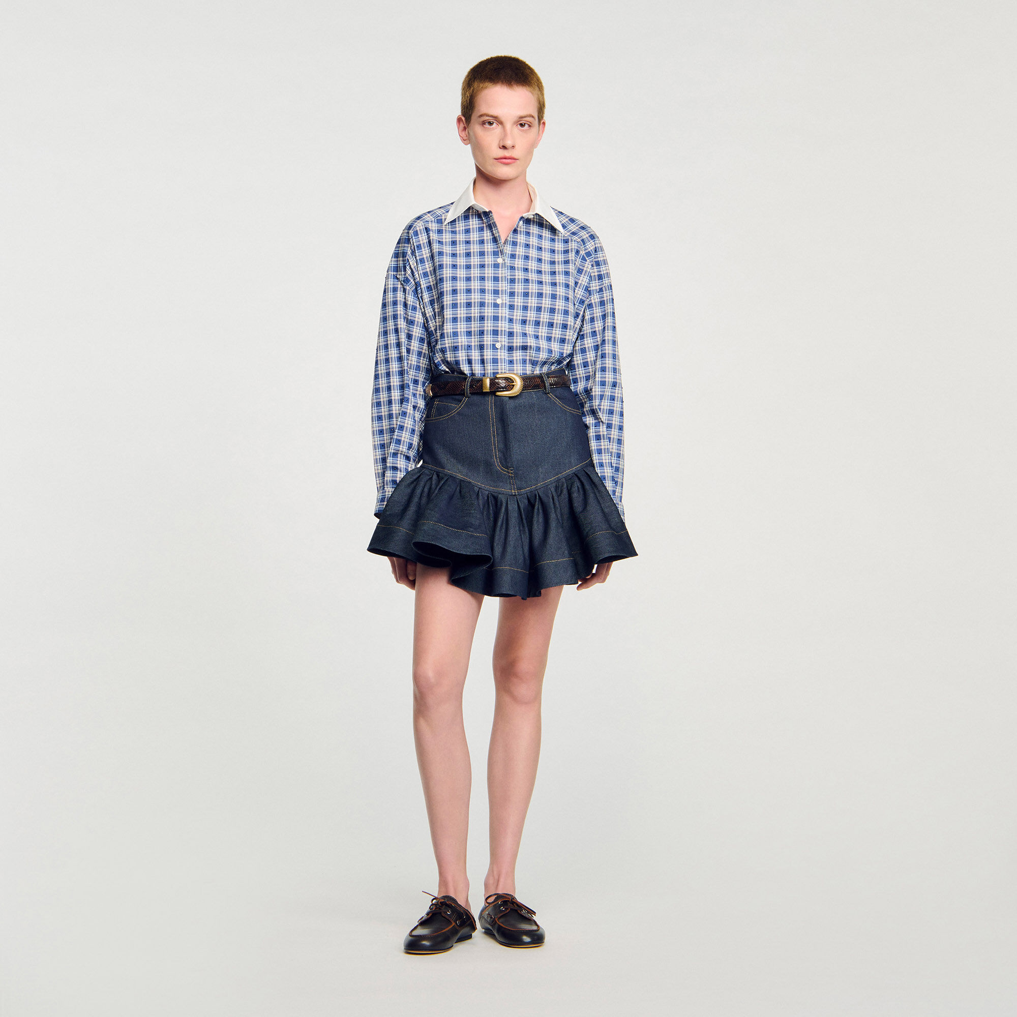 Short denim ruffled skirt