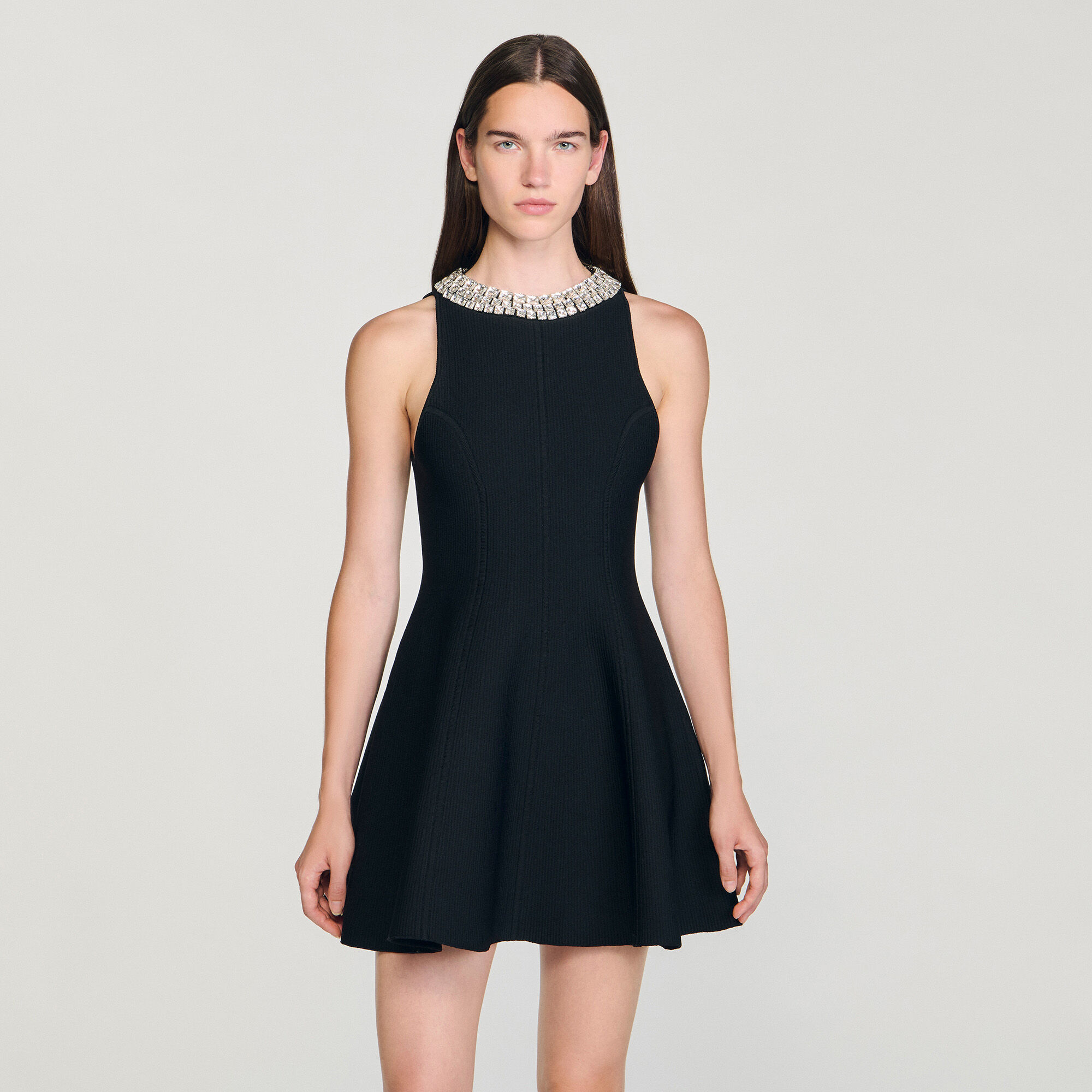 Short dress with pearl collar Short dress with pearl collar