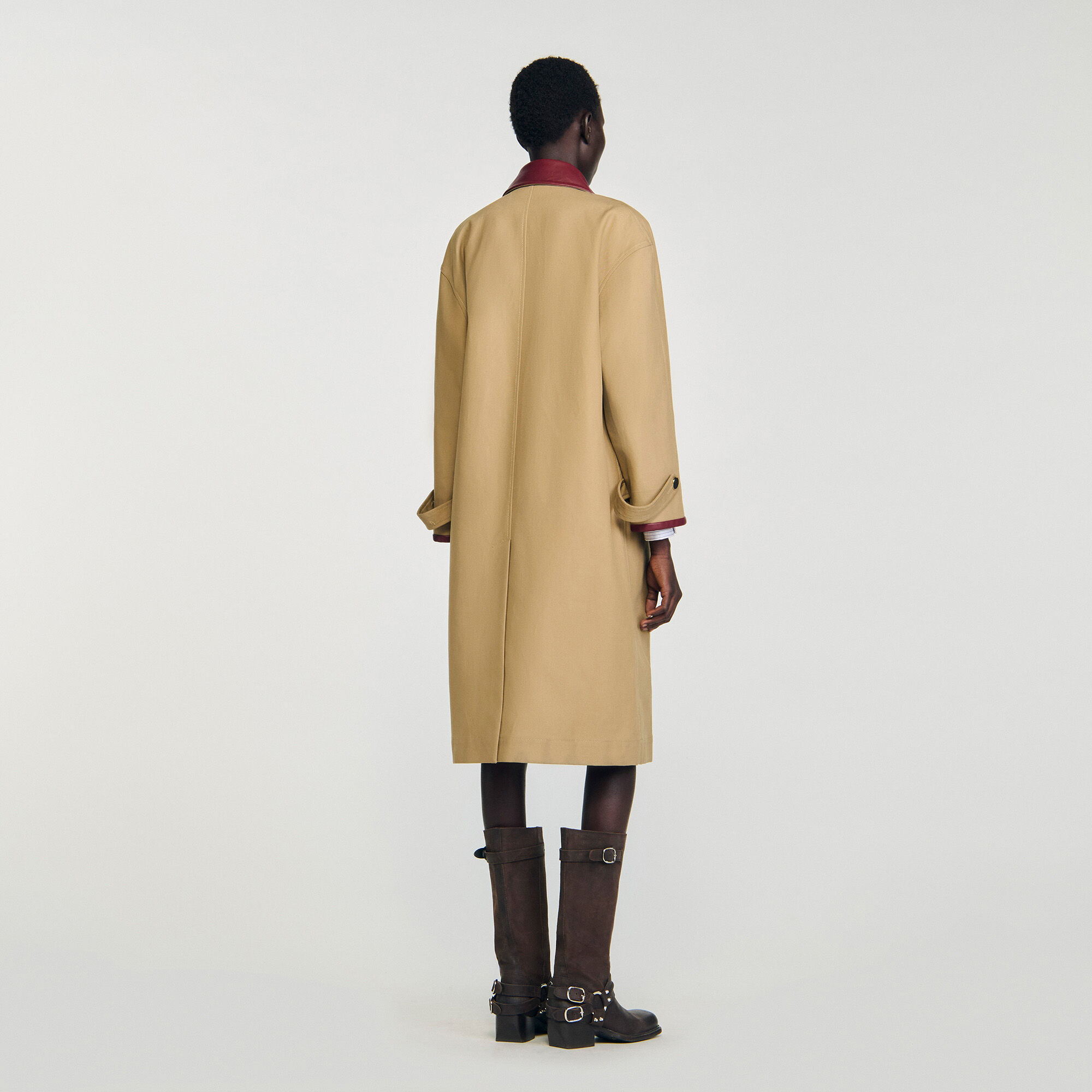 Trench coat with leather collar Trench coat with leather collar