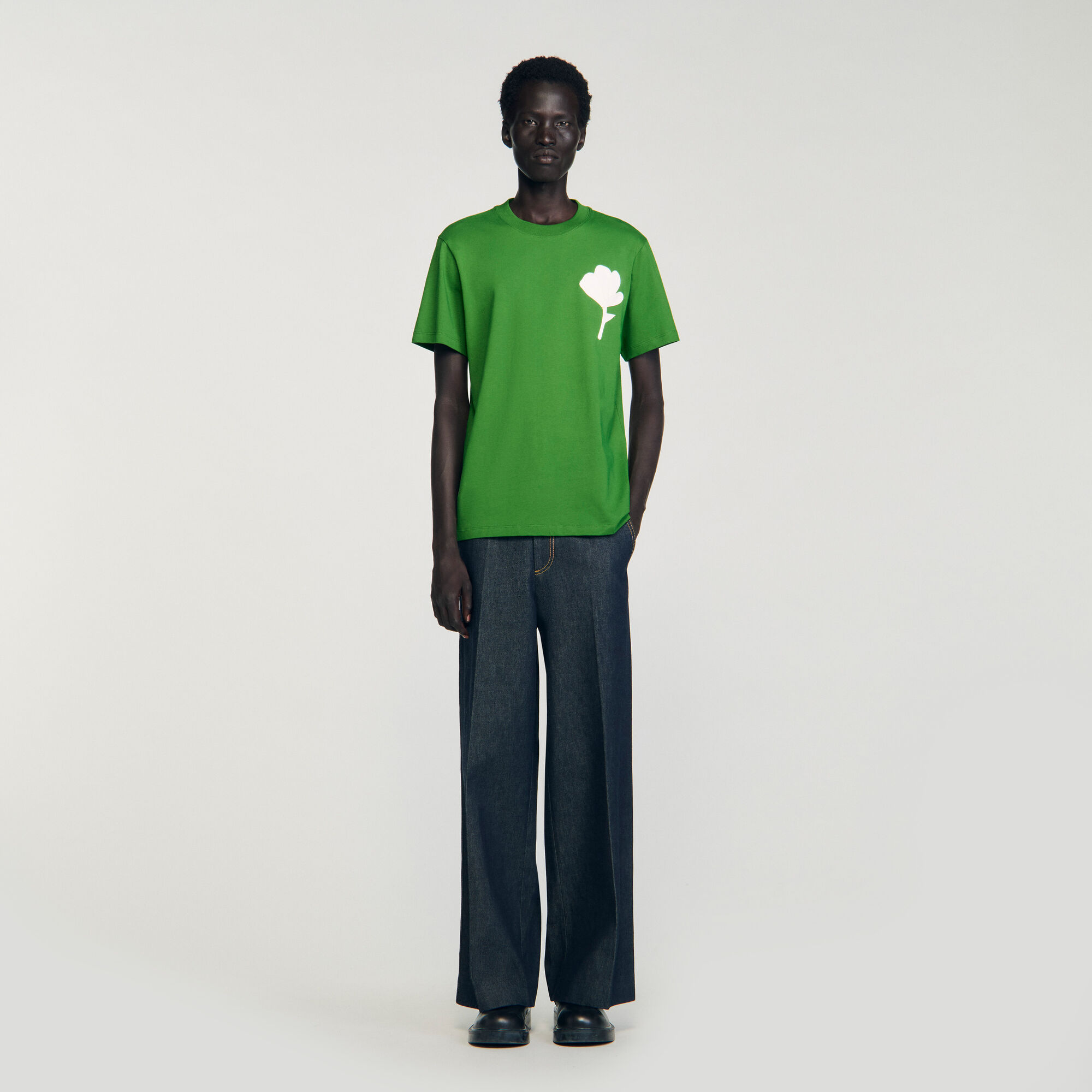 T-shirt with flower patch