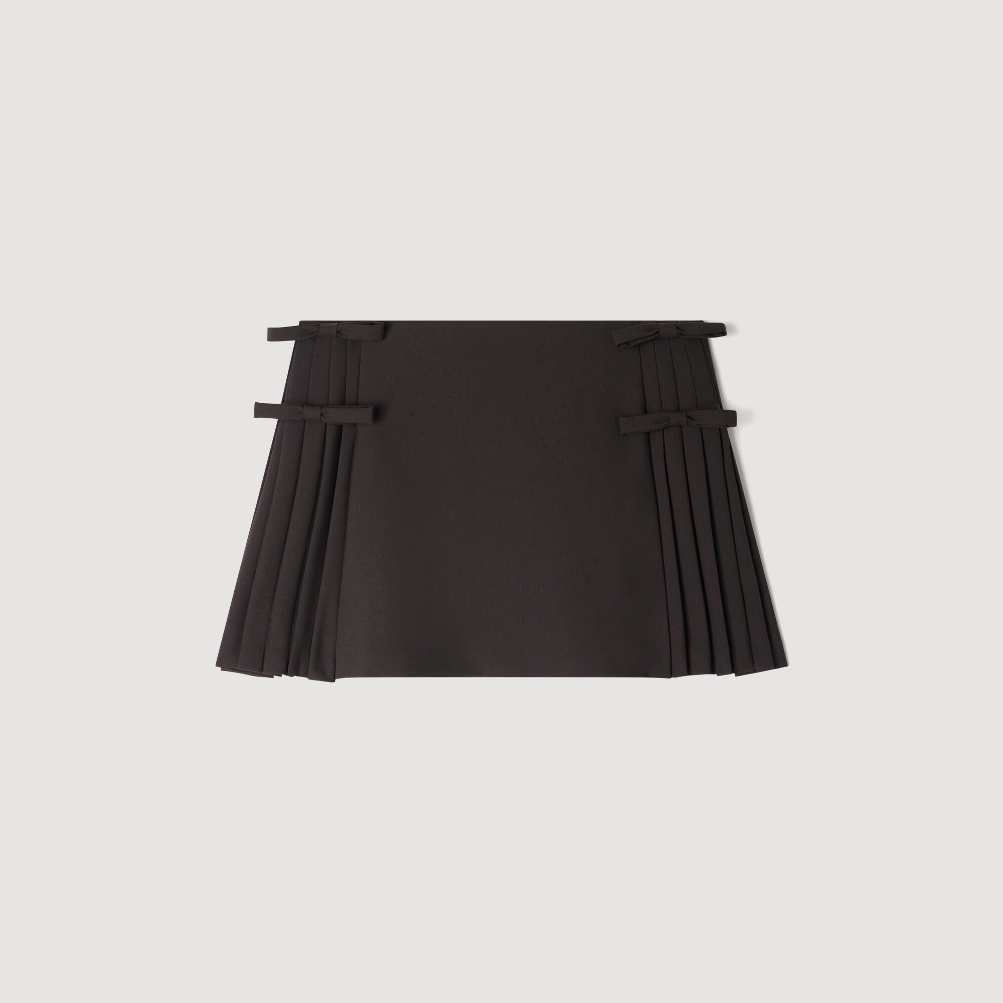 Short pleated wool skirt