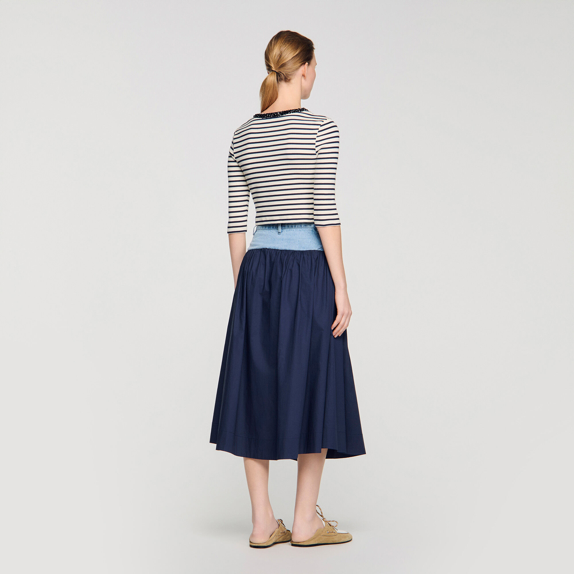 Short striped tee with pearl collar