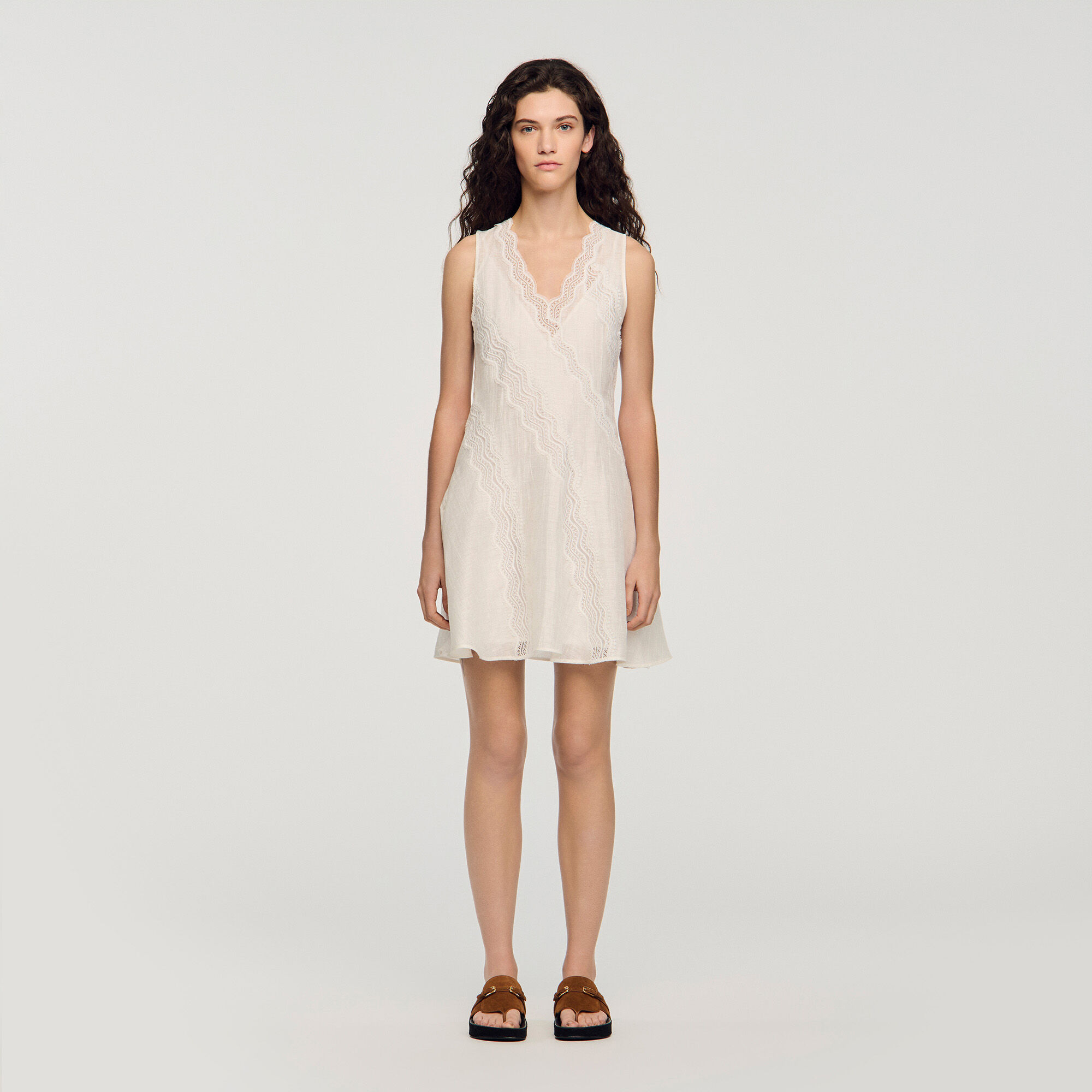 Short trimmed linen dress