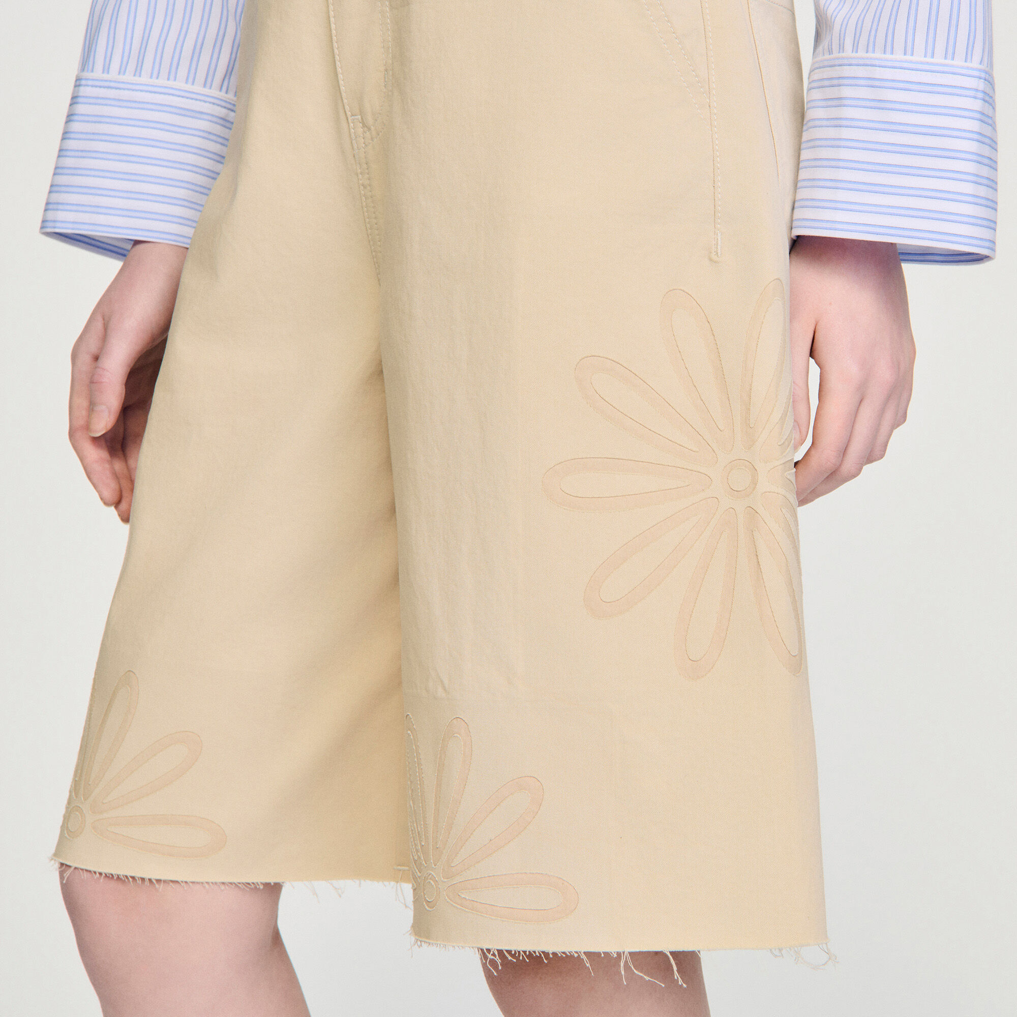 Cotton Bermudas with cutout flowers