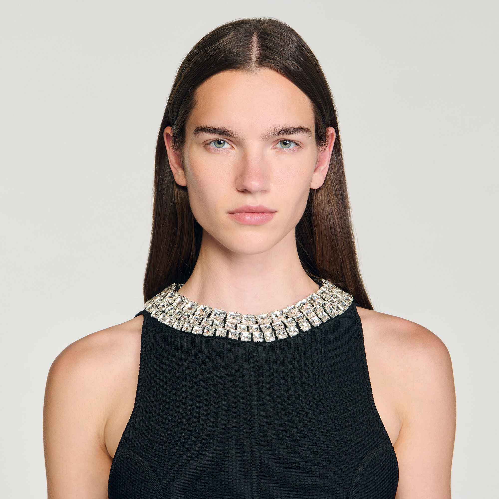 Short dress with pearl collar Short dress with pearl collar