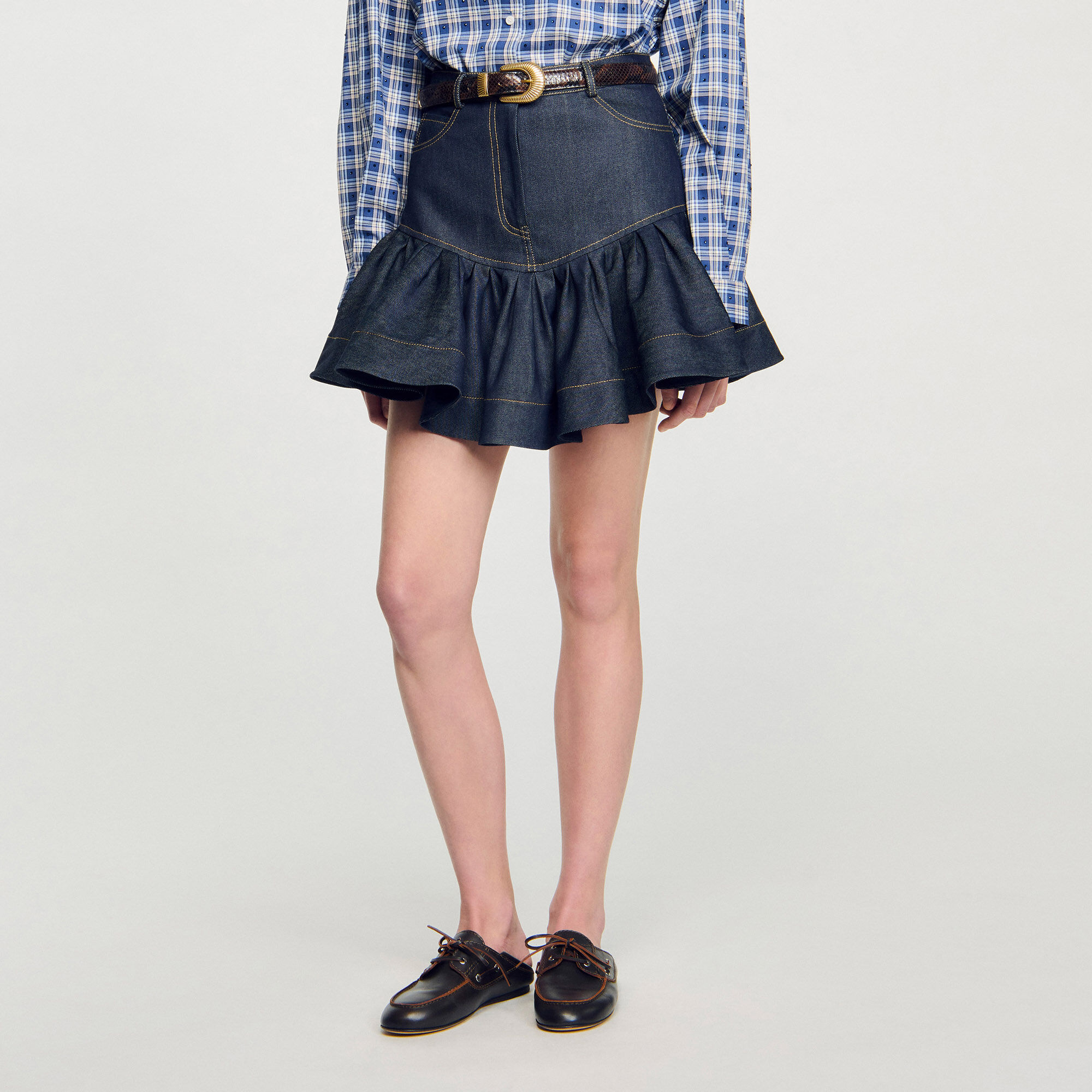 Short denim ruffled skirt