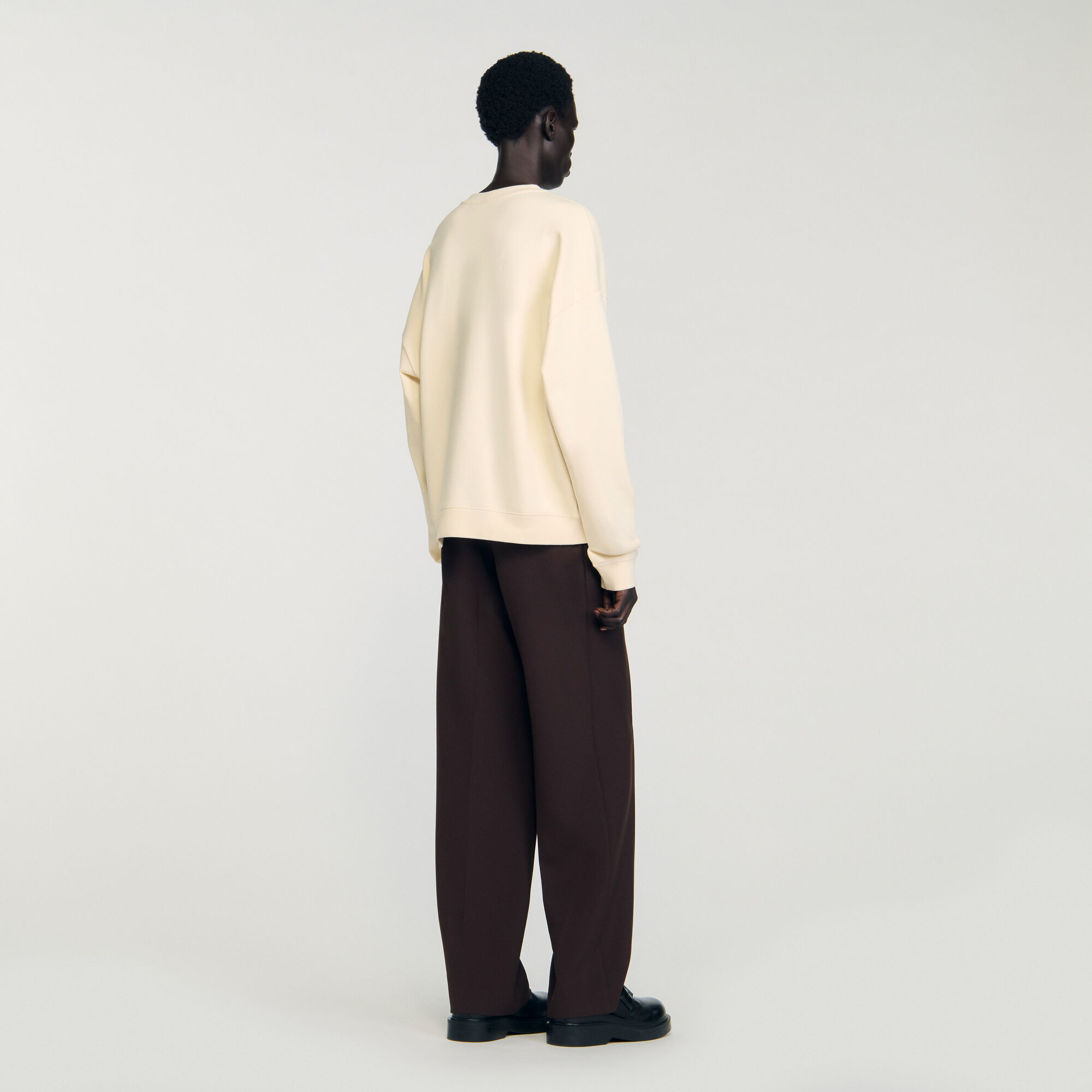 Sweatshirt with flower patch