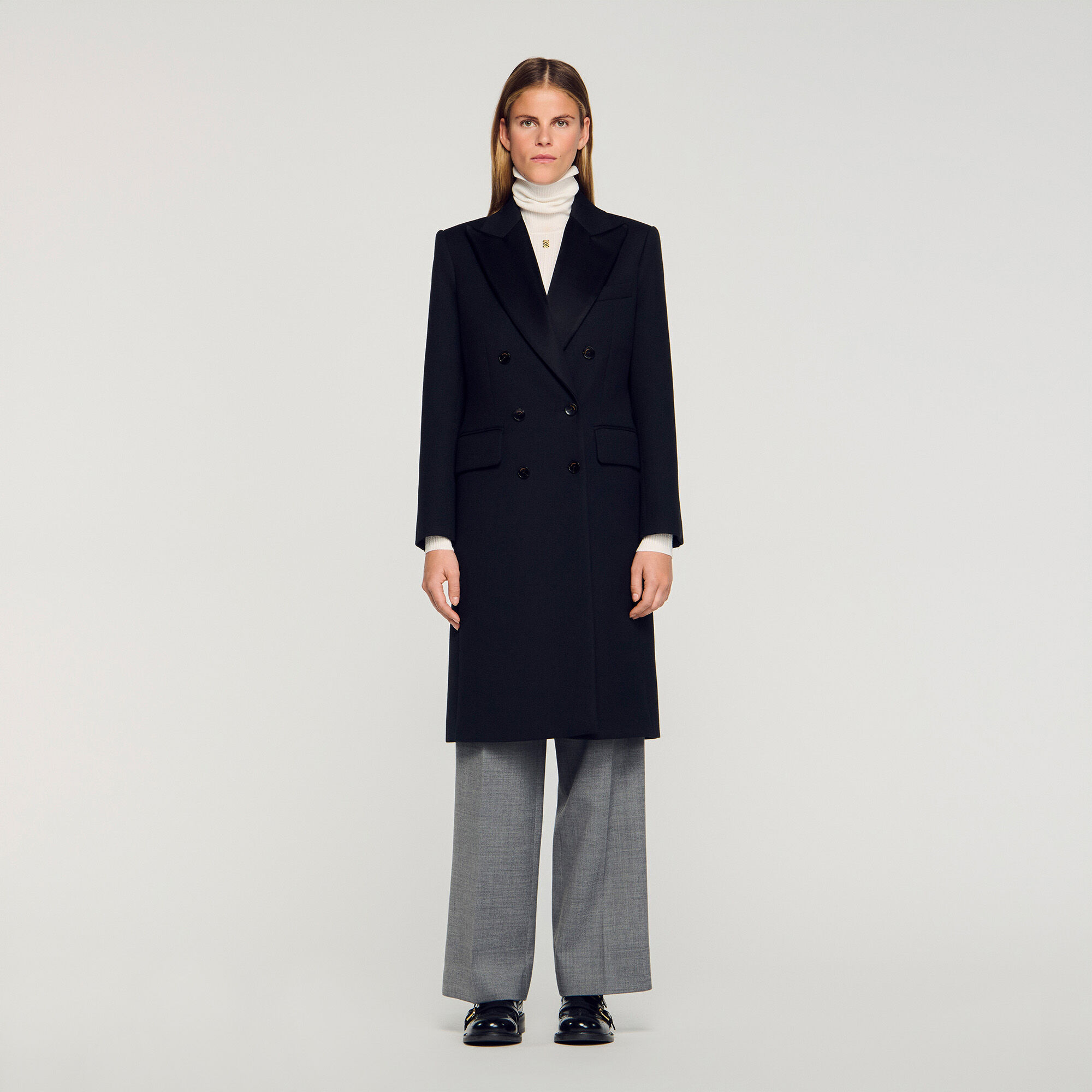 Long coat with satin lapels Long coat with satin lapels